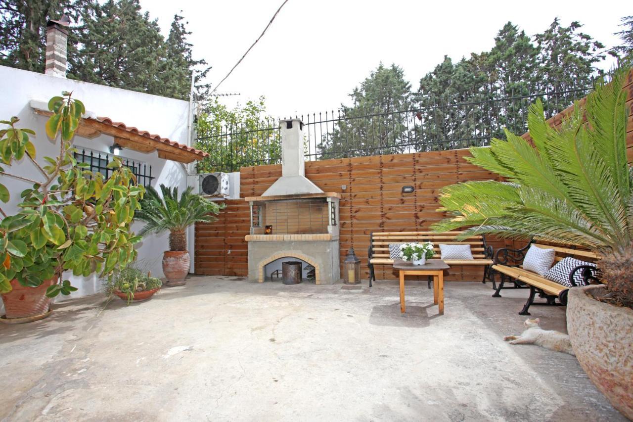 House Near The Athens Airport, Spata. 외부 사진